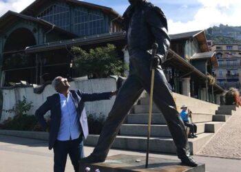 At the Freddie Mercury memorial